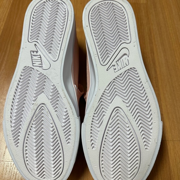 Nike size 6 pink slip on - Picture 6 of 6